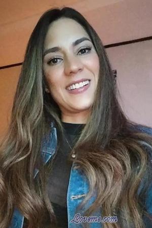 223221 - Maria Fernanda Age: 30 - Costa Rica